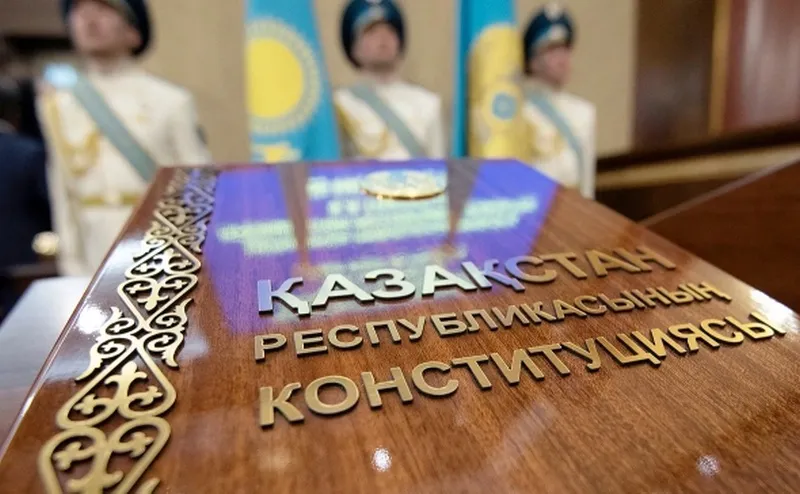 «Наряду» или «наравне»: обнародован проект новой Конституции Казахстана с нормами о русском языке