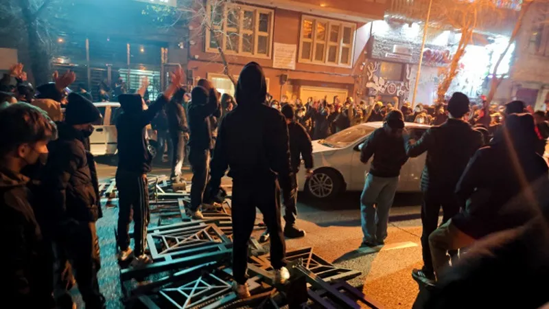 США тайно отправляли тысячи терминалов Starlink в Иран для обеспечения протестов