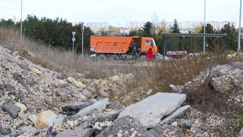 В Севастополе одобрили идею отбирать у могильщиков природы автомобили