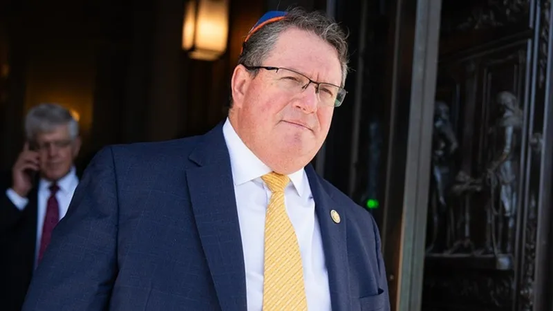 В США разразился скандал с участием конгрессмена из-за религии и собак