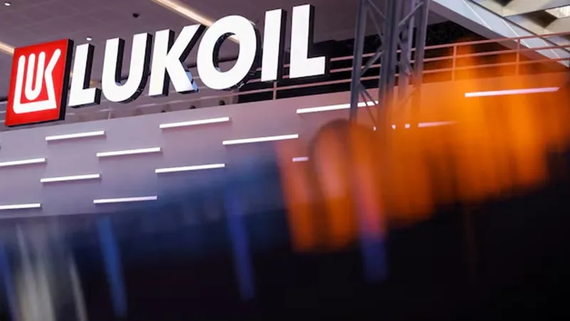 США затормозили продажу зарубежных активов «ЛУКОЙЛа» перед переговорами с Россией