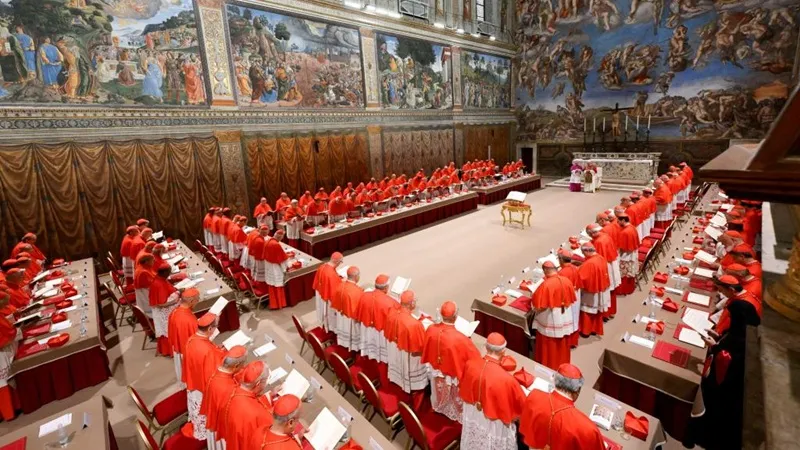 Кардинал сделал грубое нарушение во время выборов папы римского