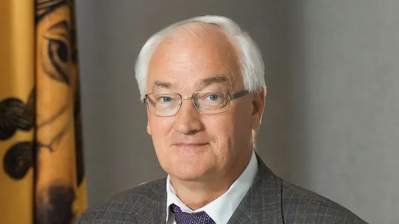 «Знаешь, кто я такой?»: крупный чиновник не поделил дорогу с таксистом