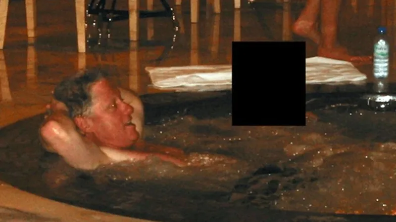 Клинтоны рассказали о своих связях с Эпштейном