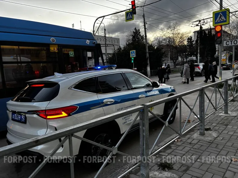 В Севастополе водитель не справился с управлением 