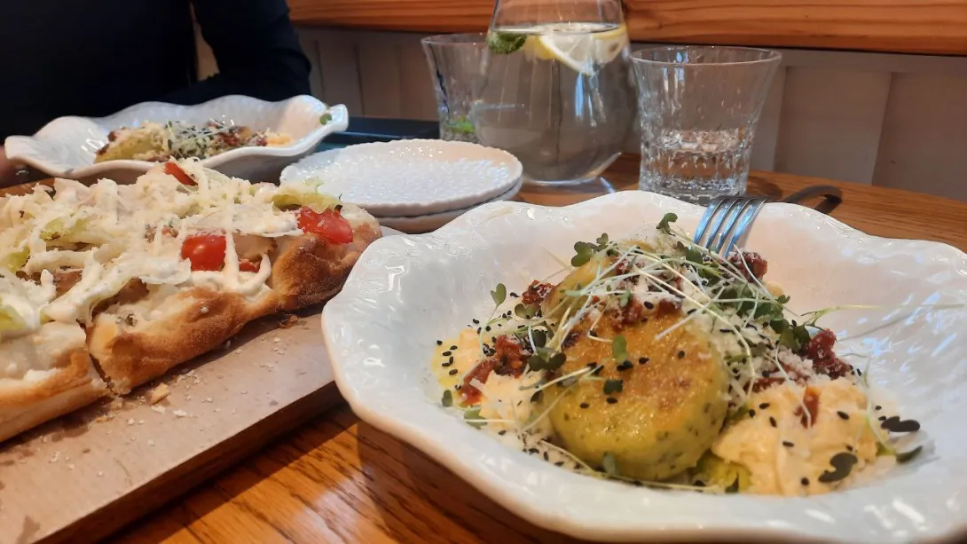 Для кафе и ресторанов предлагают налоговое послабление: ждать ли снижения цен?