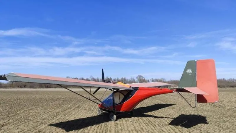 Украинец упорхнул от военкомов в Румынию на лёгком самолете