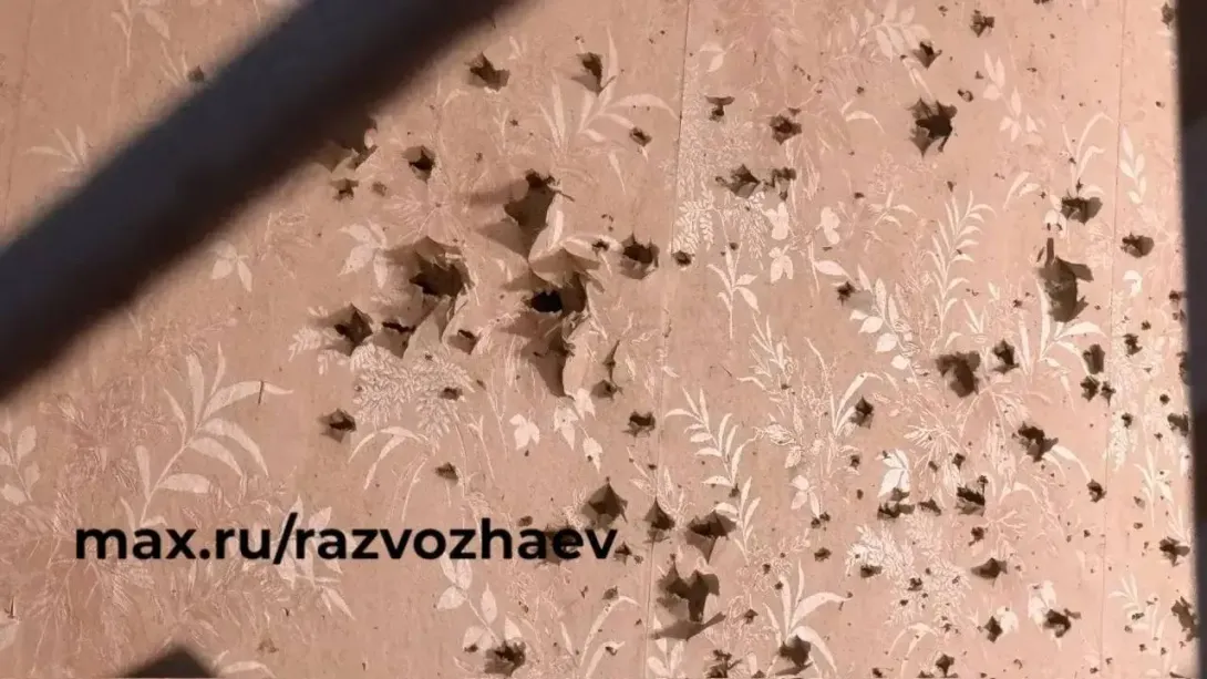 В результате атаки на Севастополь повреждены жилые дома и автомобили