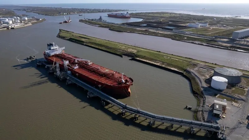 США хотят отменить столетний закон из-за Ирана