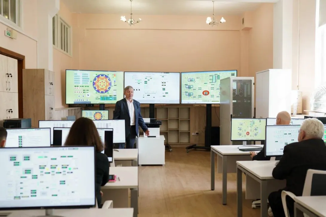 В Севастополе установили копию АЭС