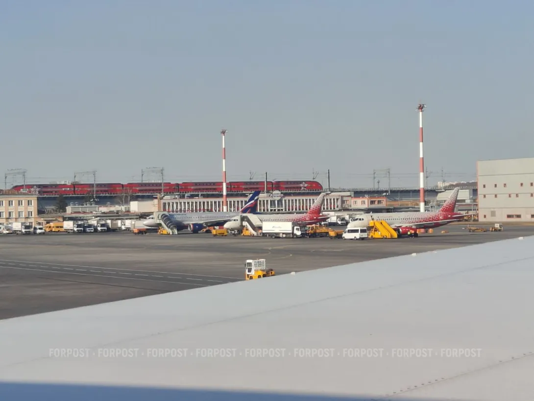 Рейсом Москва – Симферополь RedWings с COVID-пассажиром летело 88 человек