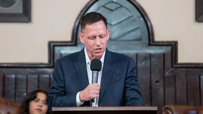 Миллиардер и создатель ИИ для спецслужб приехал в Рим читать лекции об Антихристе