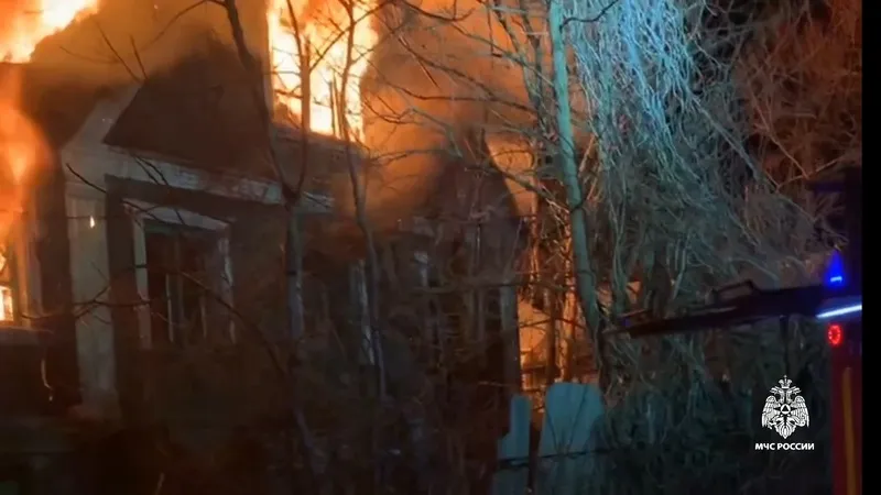 На ночном пожаре в Старом Крыму погиб пожилой мужчина