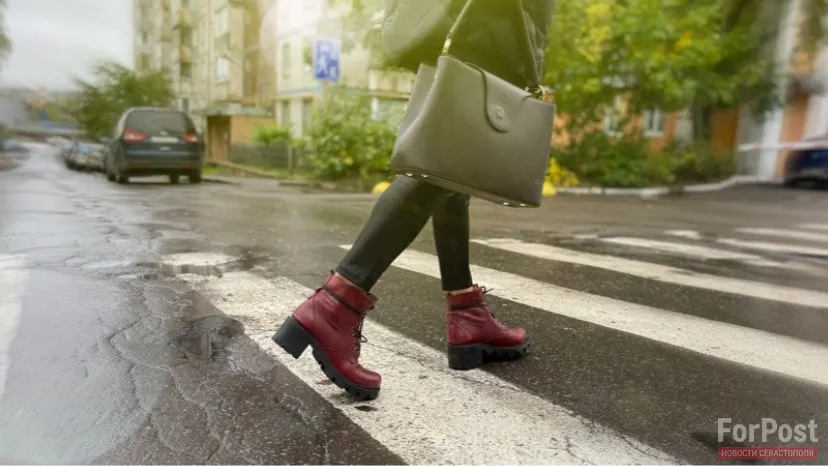 Крымчане высмеяли бесполезные пешеходные переходы