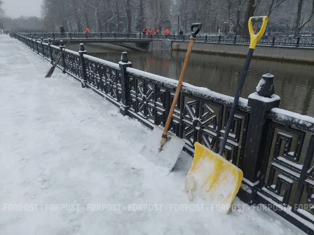 МЧС всыпало муниципалам Крыма за снег и лёд на дорогах