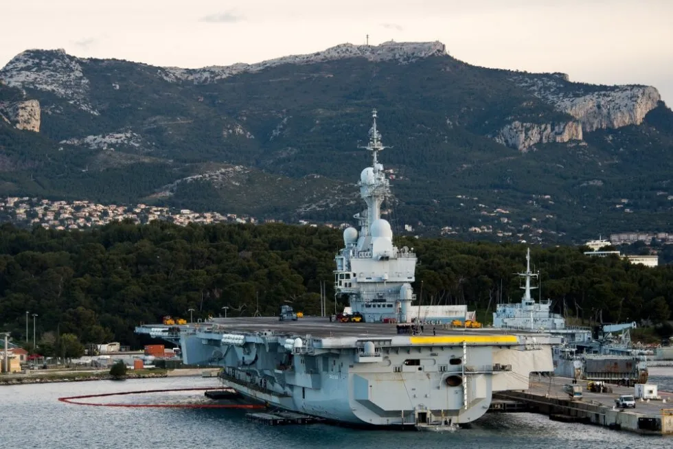 Офицер «сдал» боевой корабль из-за любви к спорту