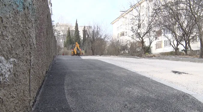 Ремонт проездов на Юмашева в Севастополе завершат за месяц