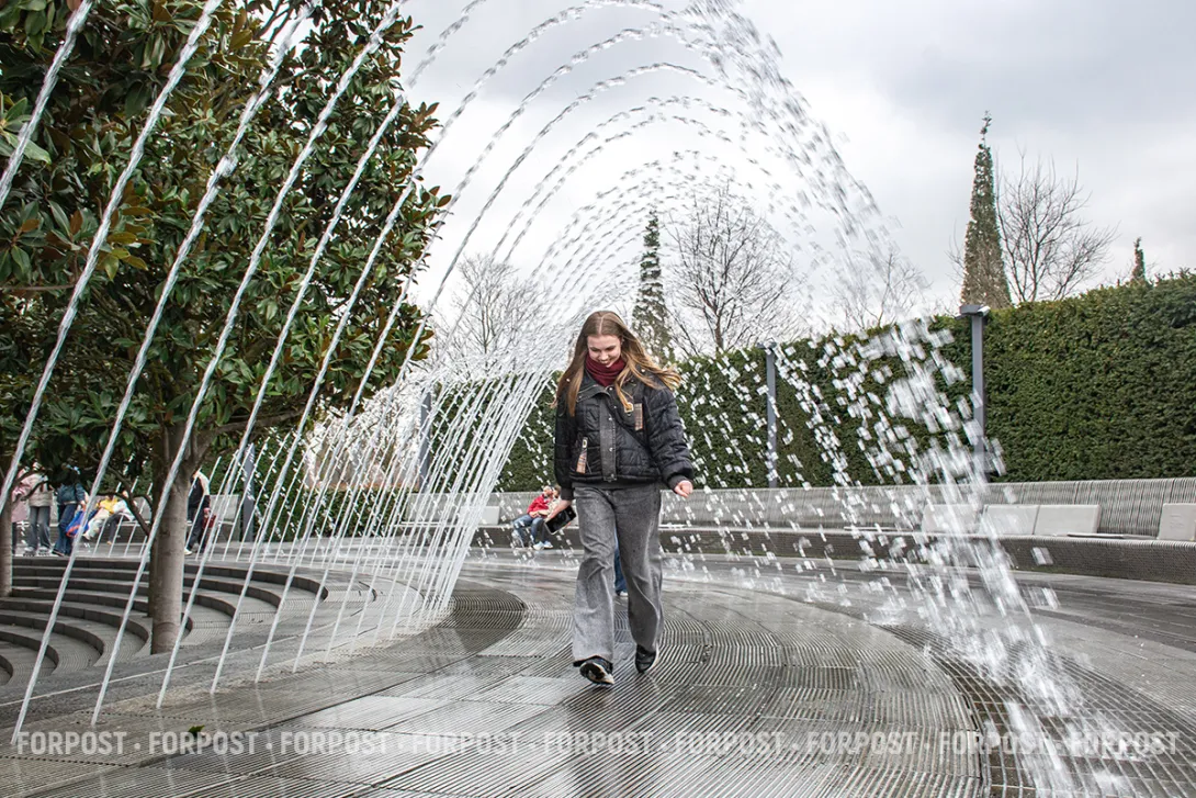 Фонтаны парка Галицкого открыли южную весну