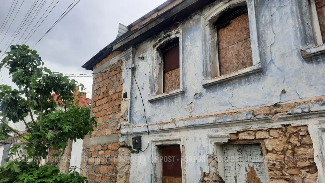 В Крыму нужно расселить более сотни аварийных домов