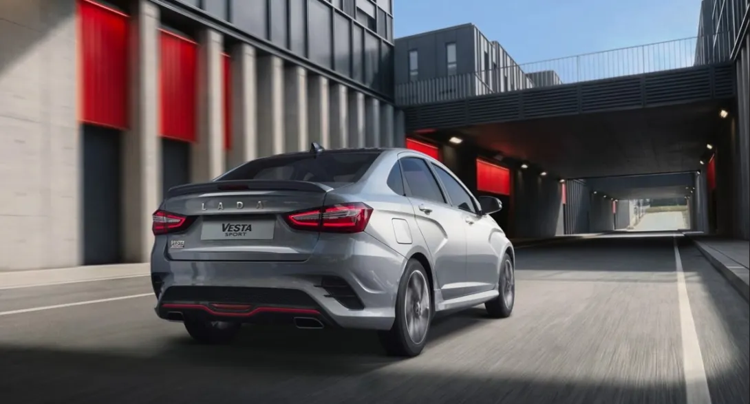 «АвтоВАЗ» выпустил самую дорогую Lada Vesta за всю историю модели