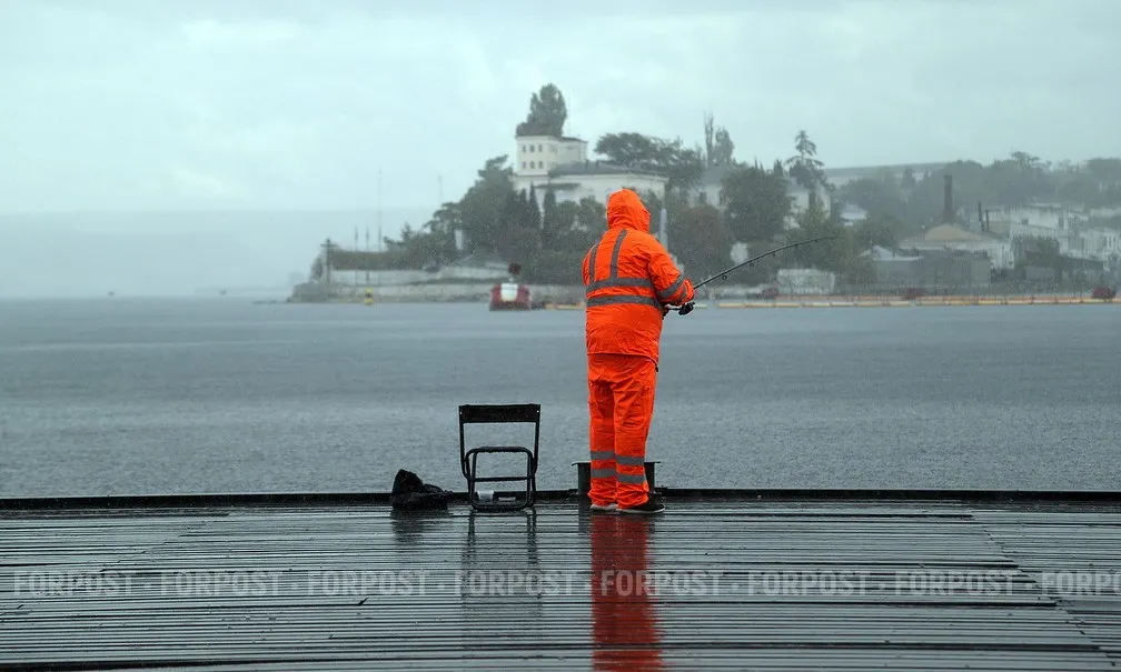Севастопольцы ждут весеннего тепла всерьез и надолго — но зря