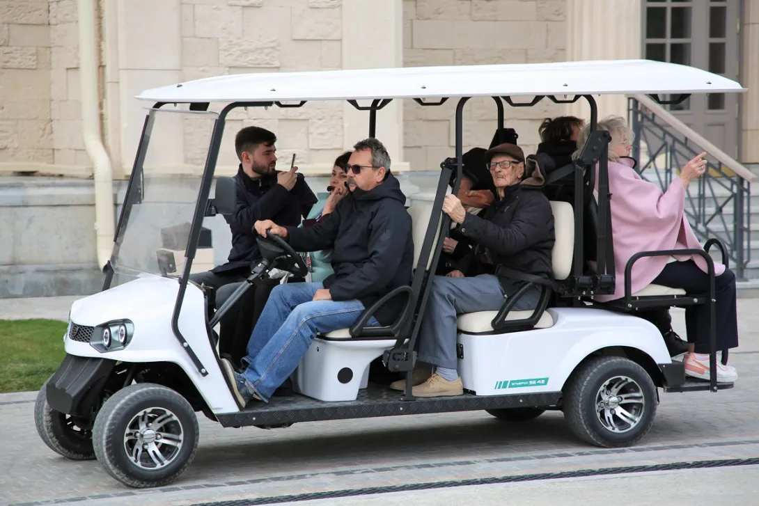 Севастополец Владимир Пекус отметил 100-летний юбилей визитом в Херсонес и долгожданной встречей с сестрой