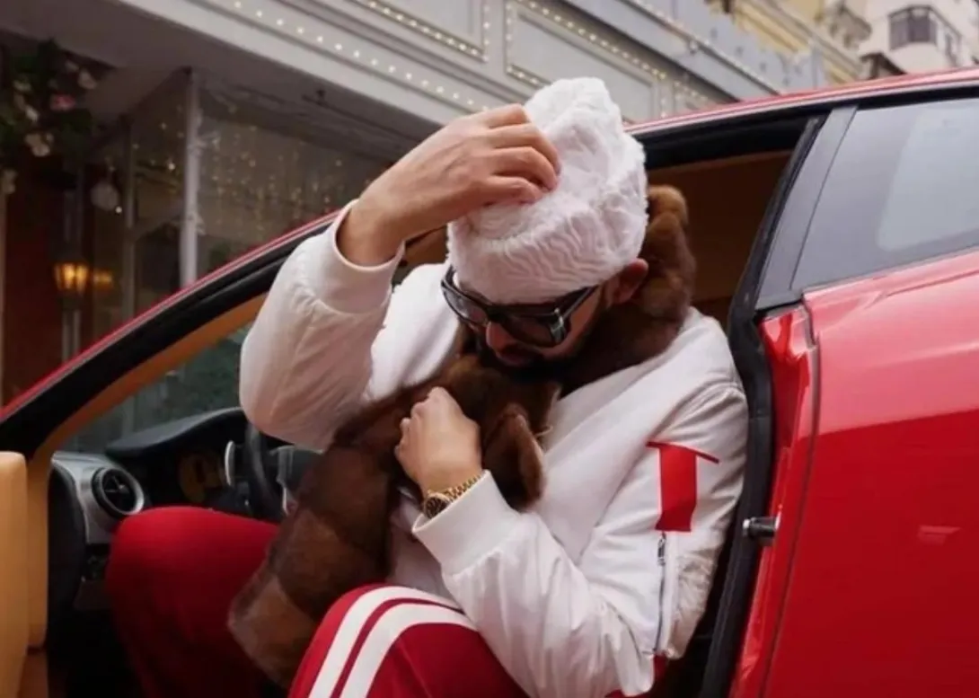 Известный блогер после наглой выходки на Ferrari решил поддержать бойцов СВО