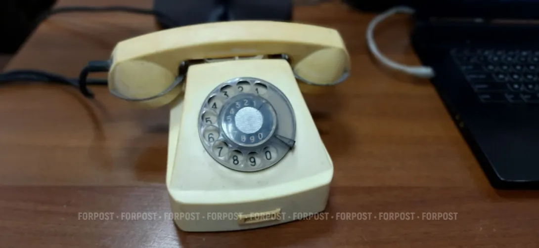 Россиянам посоветовали вслед за «уважаемыми людьми» вернуться к домашним телефонам