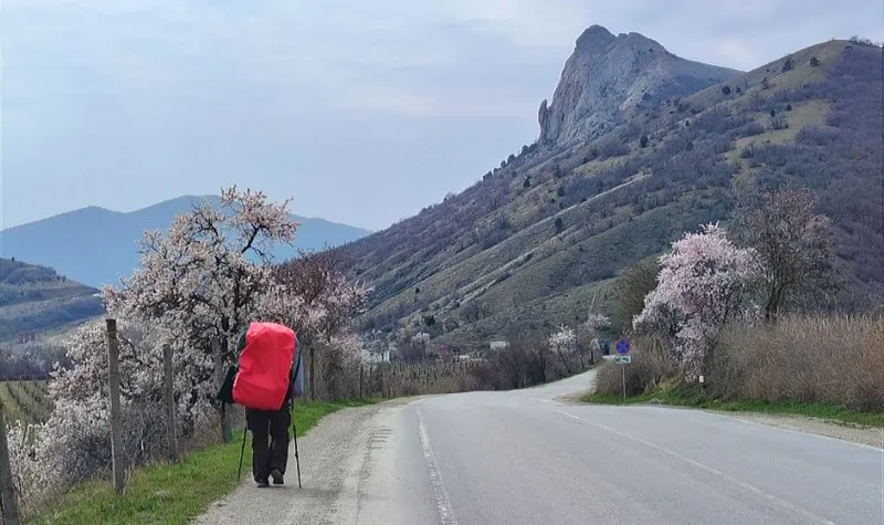 Пешком до Крыма: как пара из Подмосковья отправилась в поход длиной в 5 месяцев