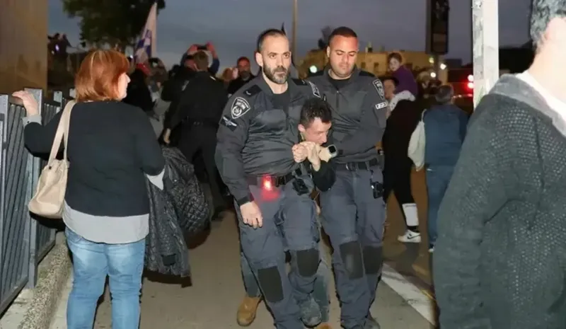 Война с Ираном вызывает внутри Израиля споры - и массовые протесты