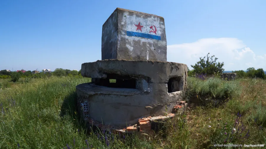 Форт «Сталин» в Севастополе снова защищают люди в погонах