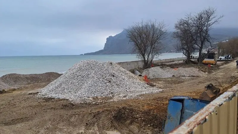 Когда закончится затянувшаяся реконструкция набережной на востоке Крыма 