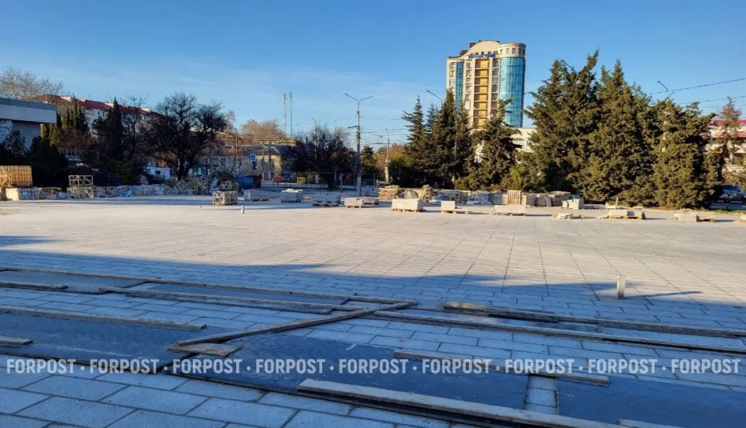 Плитка уложена, асфальт снят: что происходит на площади 50-летия СССР