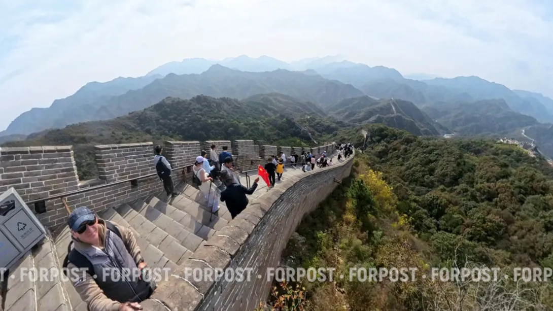 Великая Китайская стена, небоскрёбы Пудуна и робот-продавец — фоторепортаж ForPost