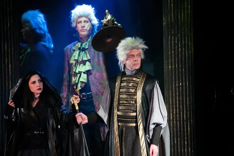 Почему «Граф Калиостро» снова актуален и что показал новый спектакль