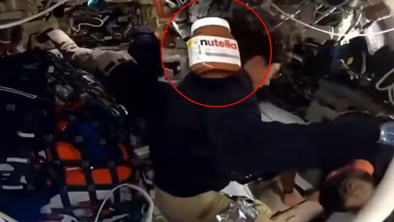 Возле Луны прорекламировали всему миру ореховую пасту