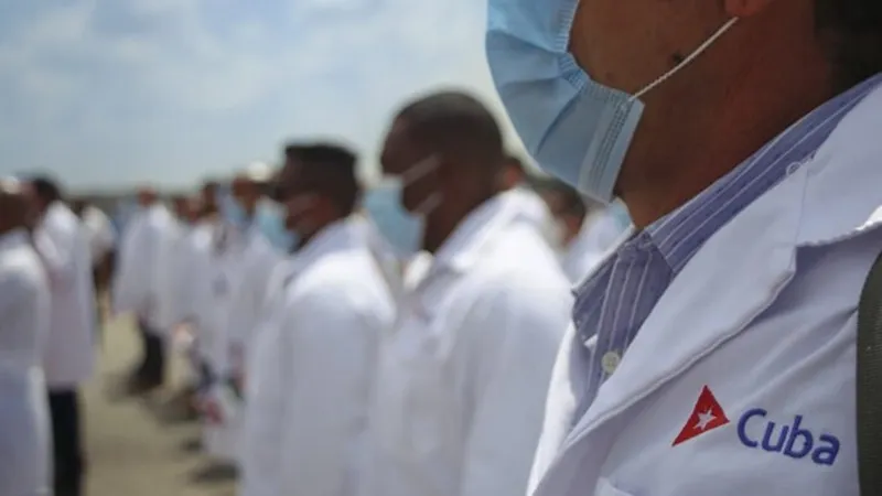 США обвинили в санкционной войне против кубинских врачей