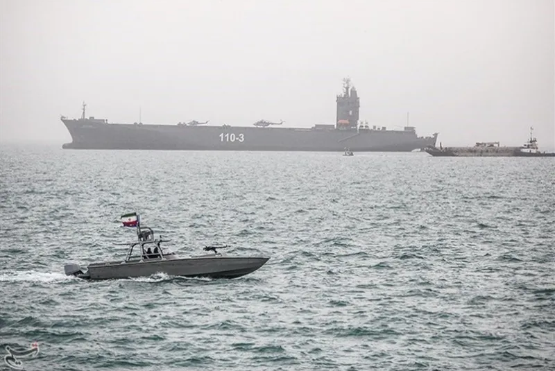 «Будете атакованы через 30 минут»: американский корабль передумал идти в Ормузский пролив