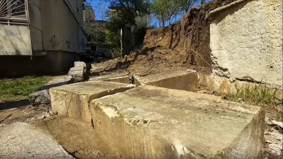 В Севастополе обрушилась очередная подпорная стена