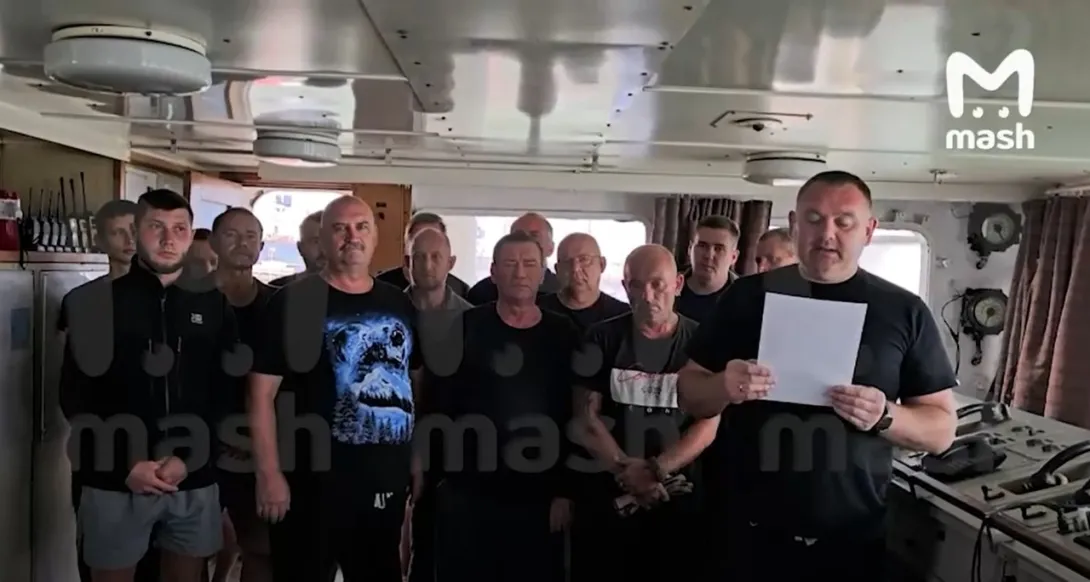 Российские рыбаки полгода заперты на арестованном судне