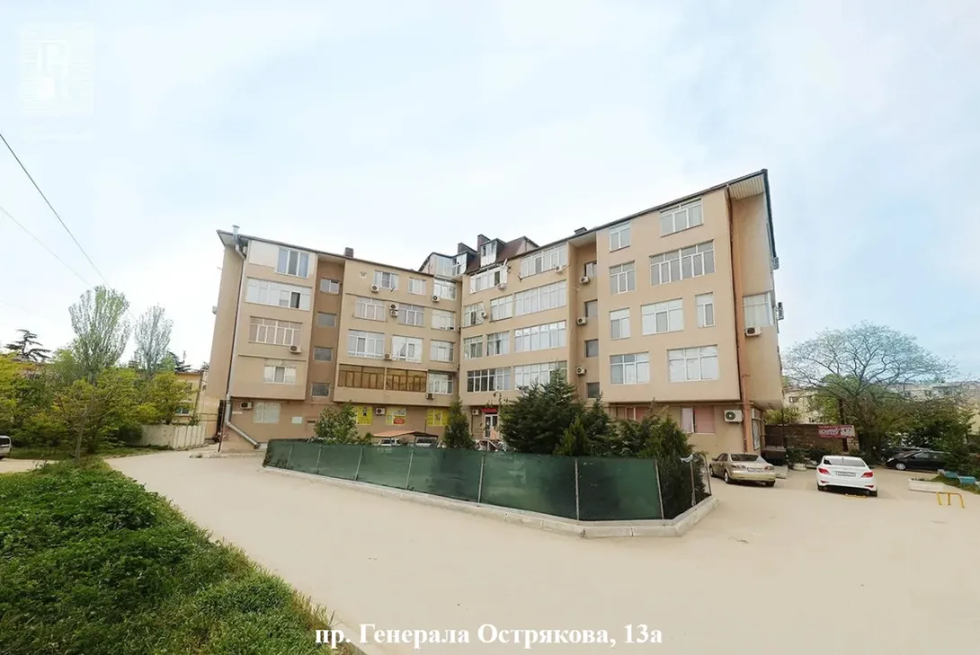 Севастопольцы 13 лет живут в коммерческих помещениях