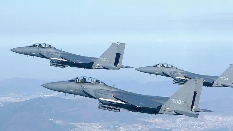 В Южной Корее два истребителя столкнулись в воздухе из-за селфи