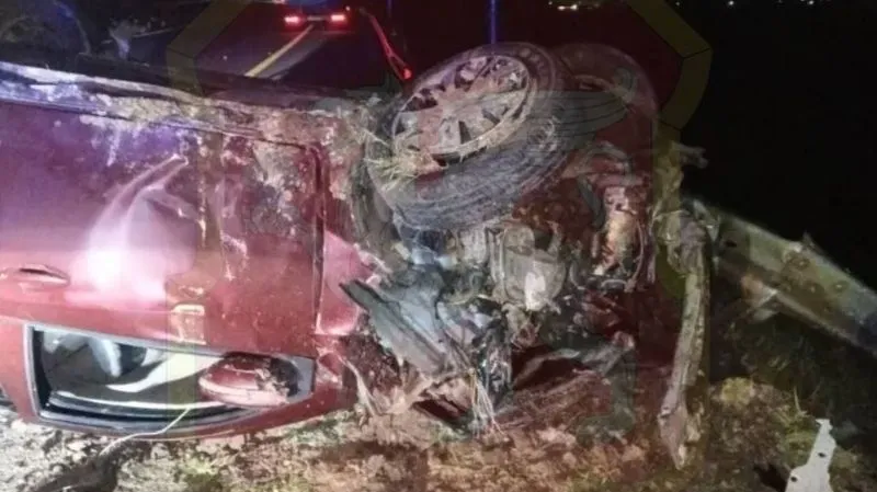 Столкновение грузовика с двумя легковушками на востоке Крыма обернулось трагедией 