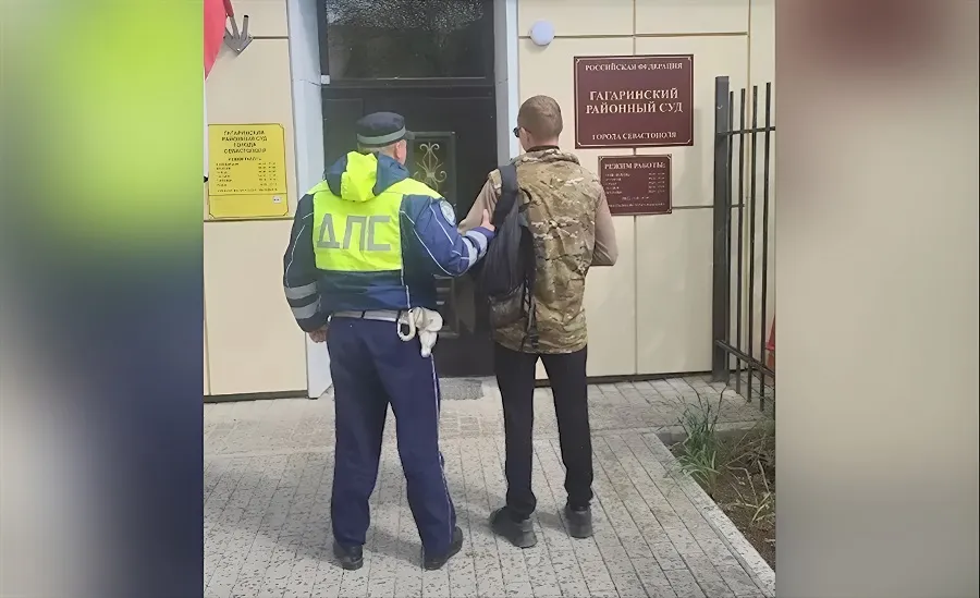 Пьяный сибиряк отметил 1 Мая с шумом на пол-Севастополя 