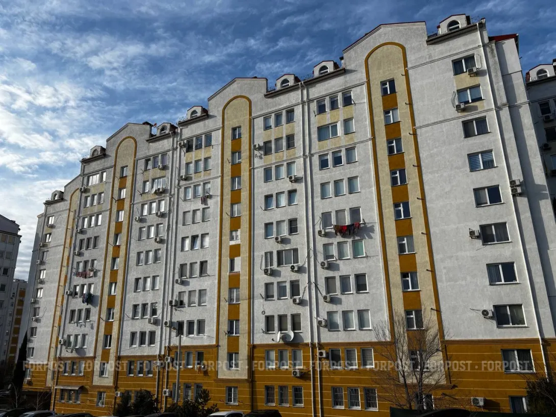 В восьми крупных городах России подешевело жильё