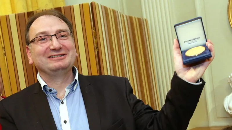 Премия от фантомного университета: как преподаватель 10 лет дурачил учёный мир