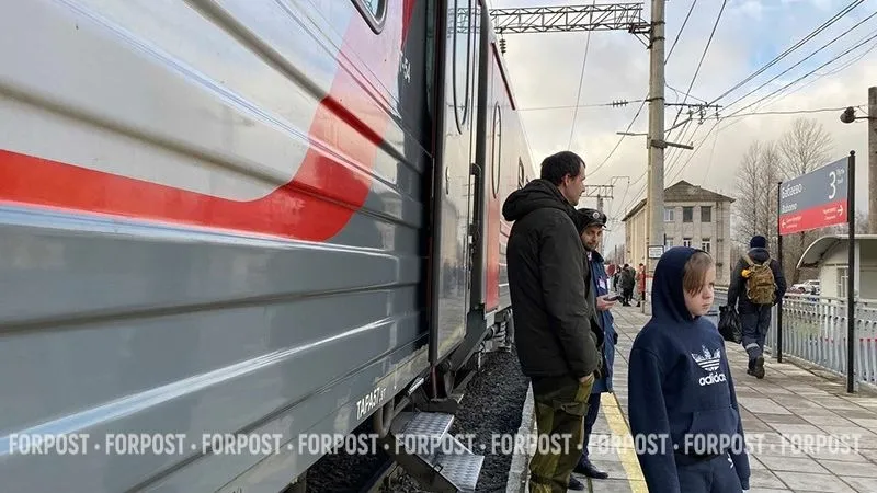 Из-за приостановки движения на Крымском мосту задерживаются 10 поездов