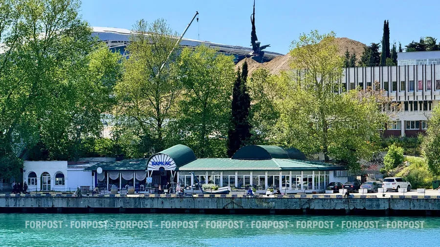 Для ресторана у моря в Севастополе хотят обнулить парковку и озеленение