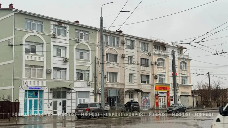 Суд запретил вести бизнес в самострое в Севастополе