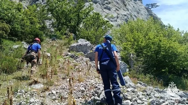 На юге Крыма альпинист сорвался с пятнадцатиметровой высоты
